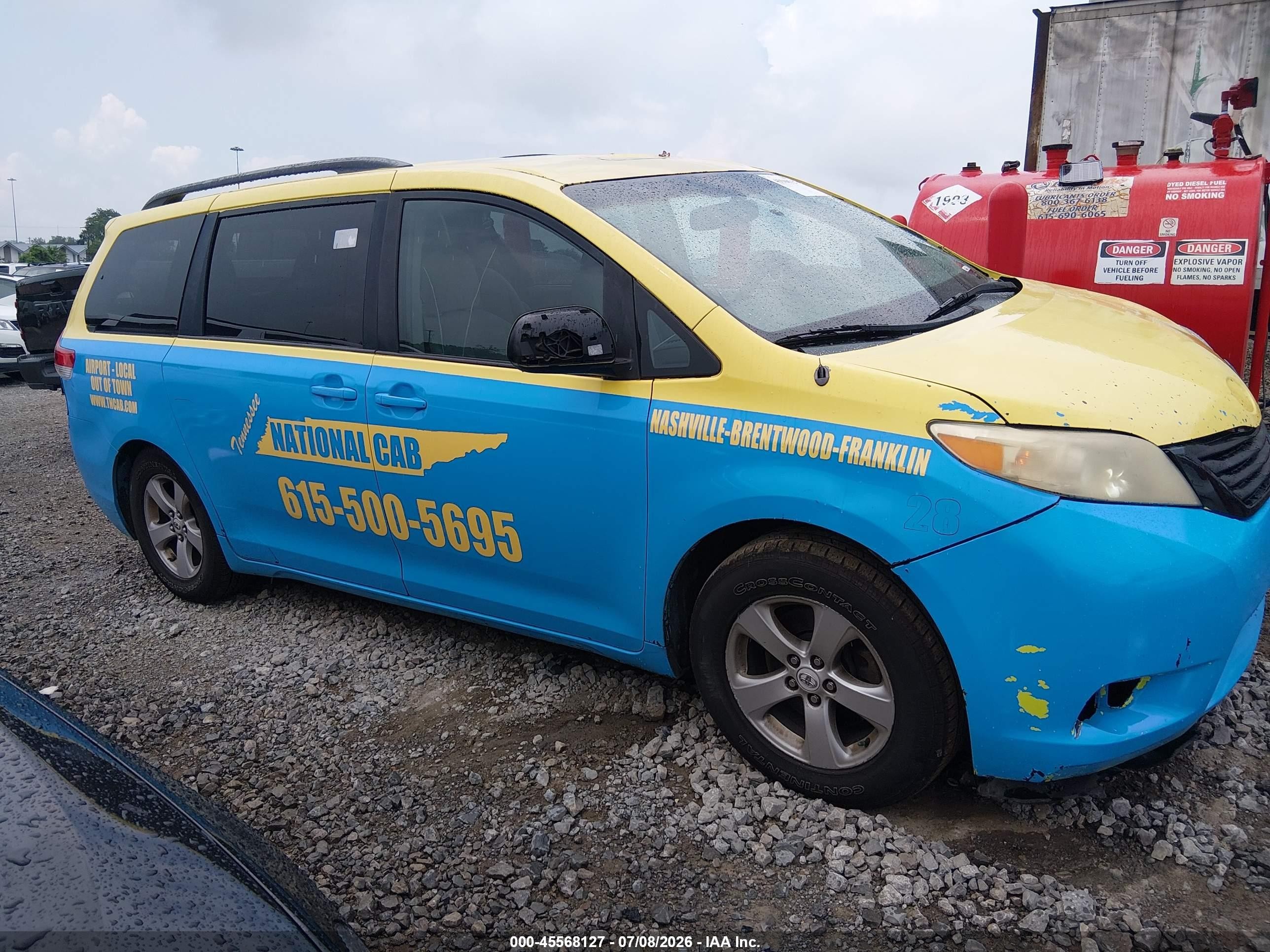 2011 Toyota Sienna Le V6 Yellow vin: 5TDKK3DC3BS036919