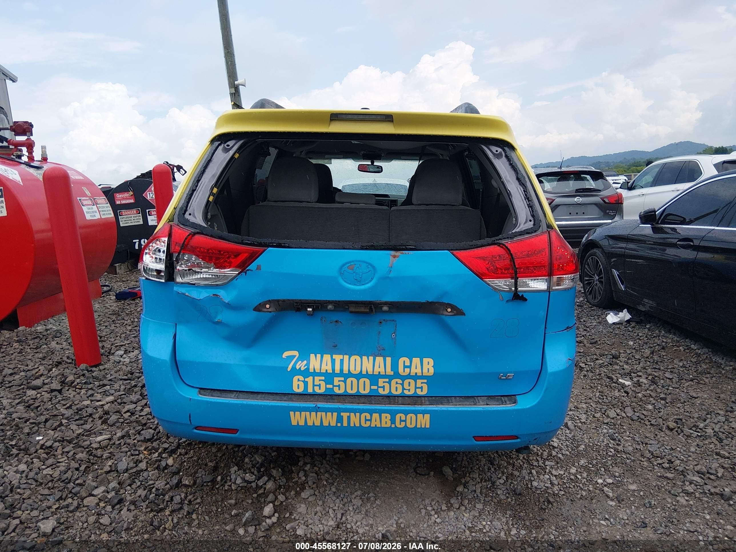 2011 Toyota Sienna Le V6 Yellow vin: 5TDKK3DC3BS036919
