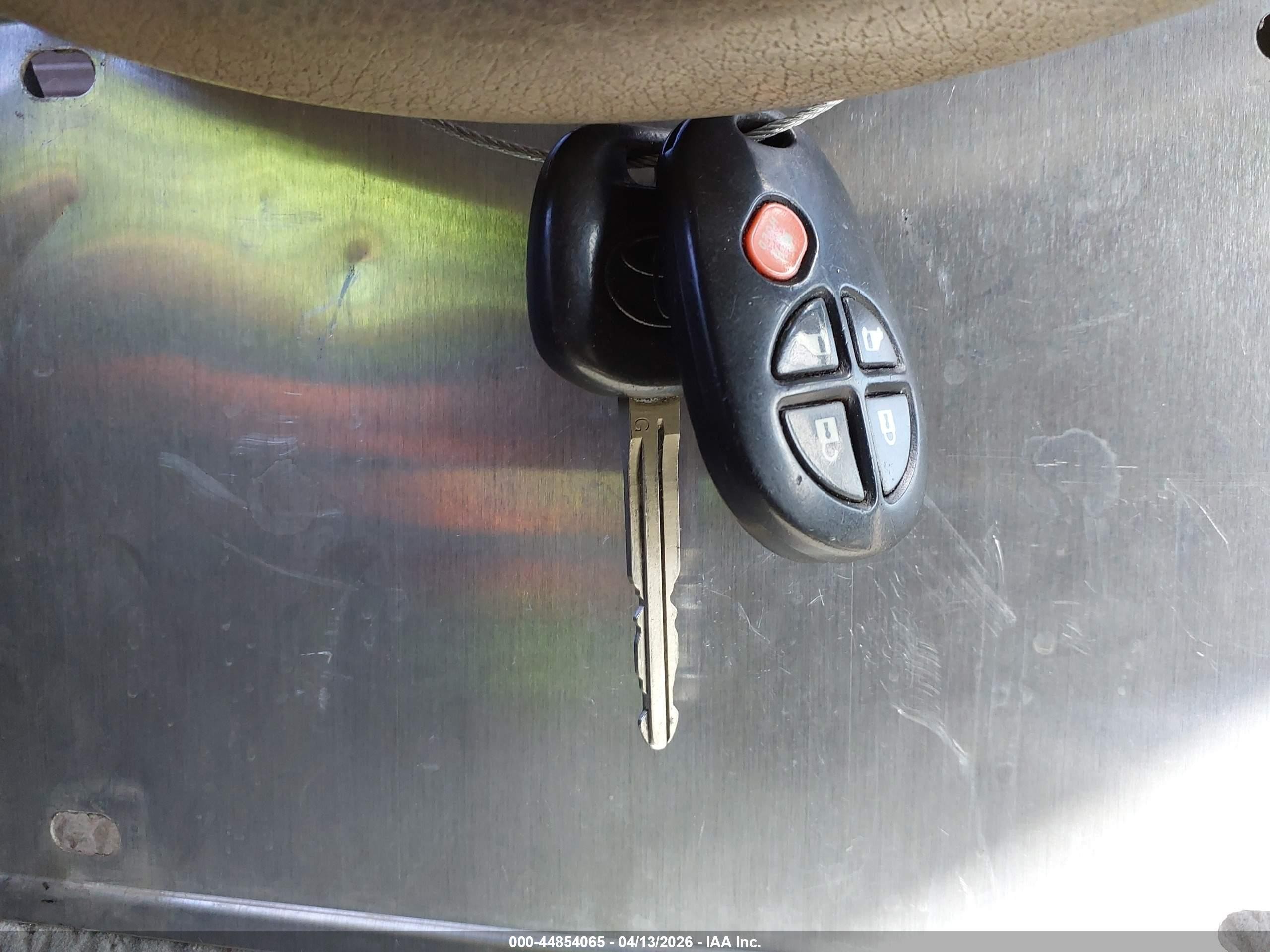 2011 Toyota Sienna Le V6 Белый vin: 5TDKK3DC3BS046768