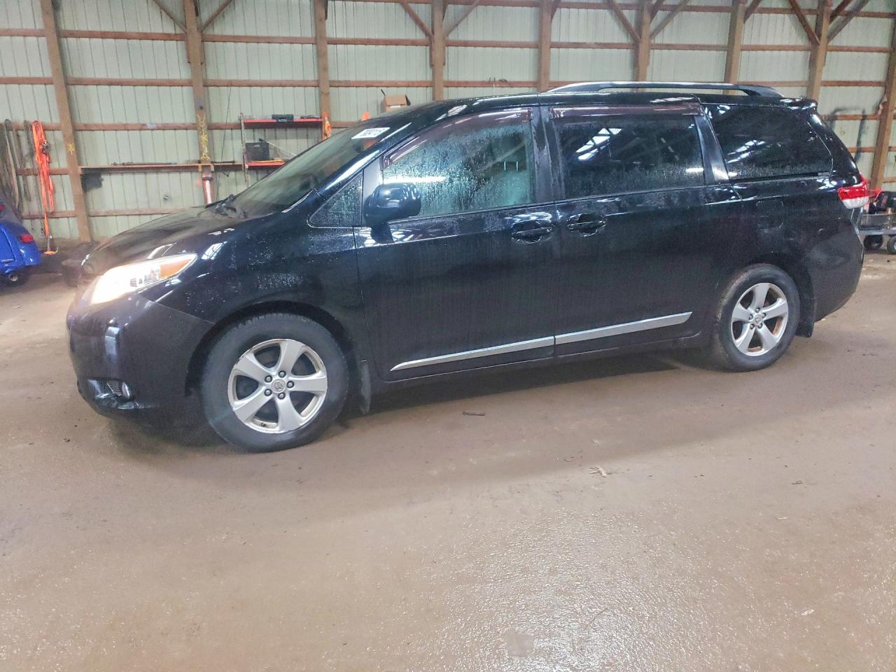 2011 Toyota Sienna Black vin: 5TDKK3DC3BS051159