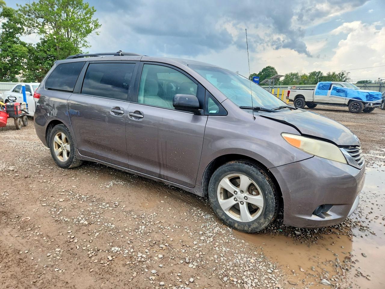 2011 Toyota Sienna Le Charcoal vin: 5TDKK3DC3BS076787