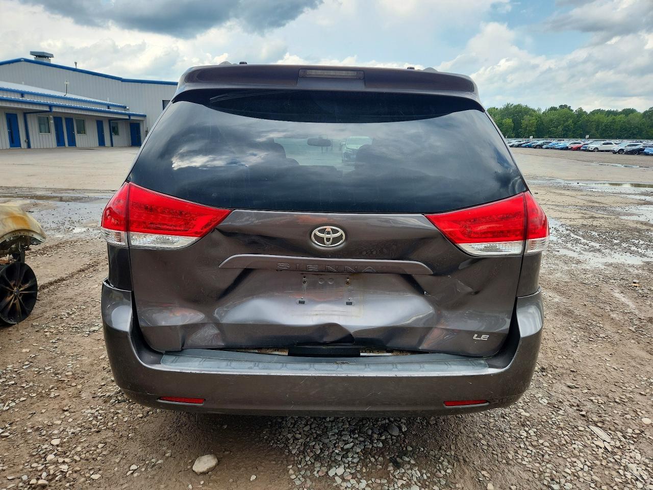 2011 Toyota Sienna Le Charcoal vin: 5TDKK3DC3BS076787