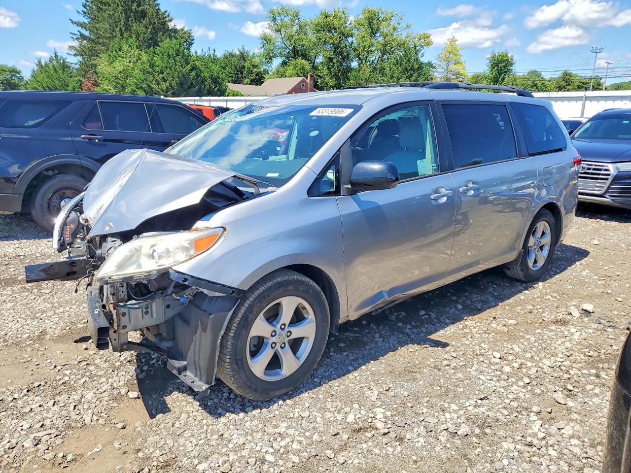2011 Toyota Sienna Le Silver vin: 5TDKK3DC3BS083769