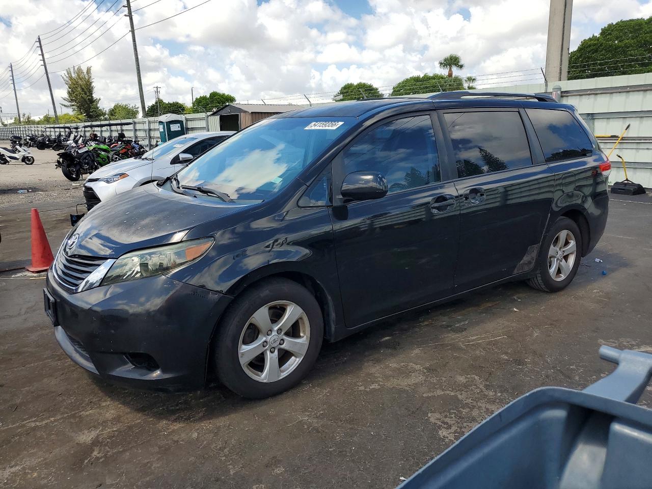 2011 Toyota Sienna Le Black vin: 5TDKK3DC3BS105852