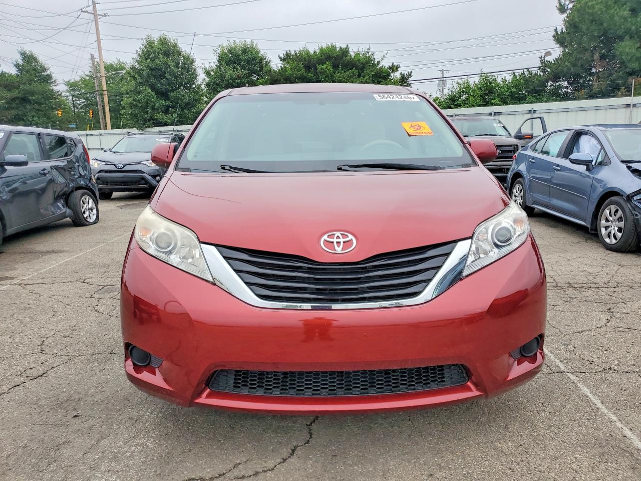 2011 Toyota Sienna Le Темно-бордовый vin: 5TDKK3DC3BS107696