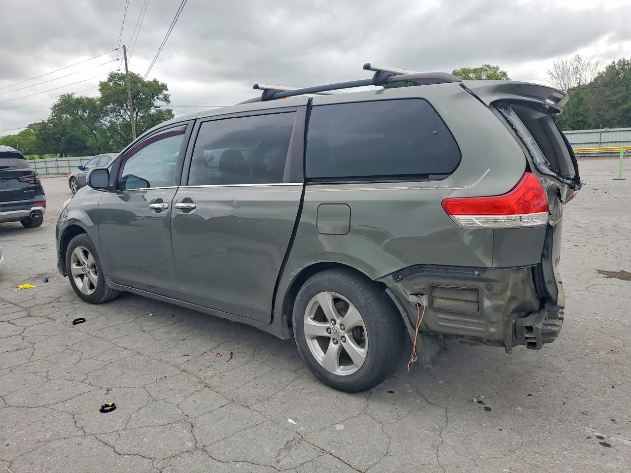 2011 Toyota Sienna Le Gray vin: 5TDKK3DC3BS125180