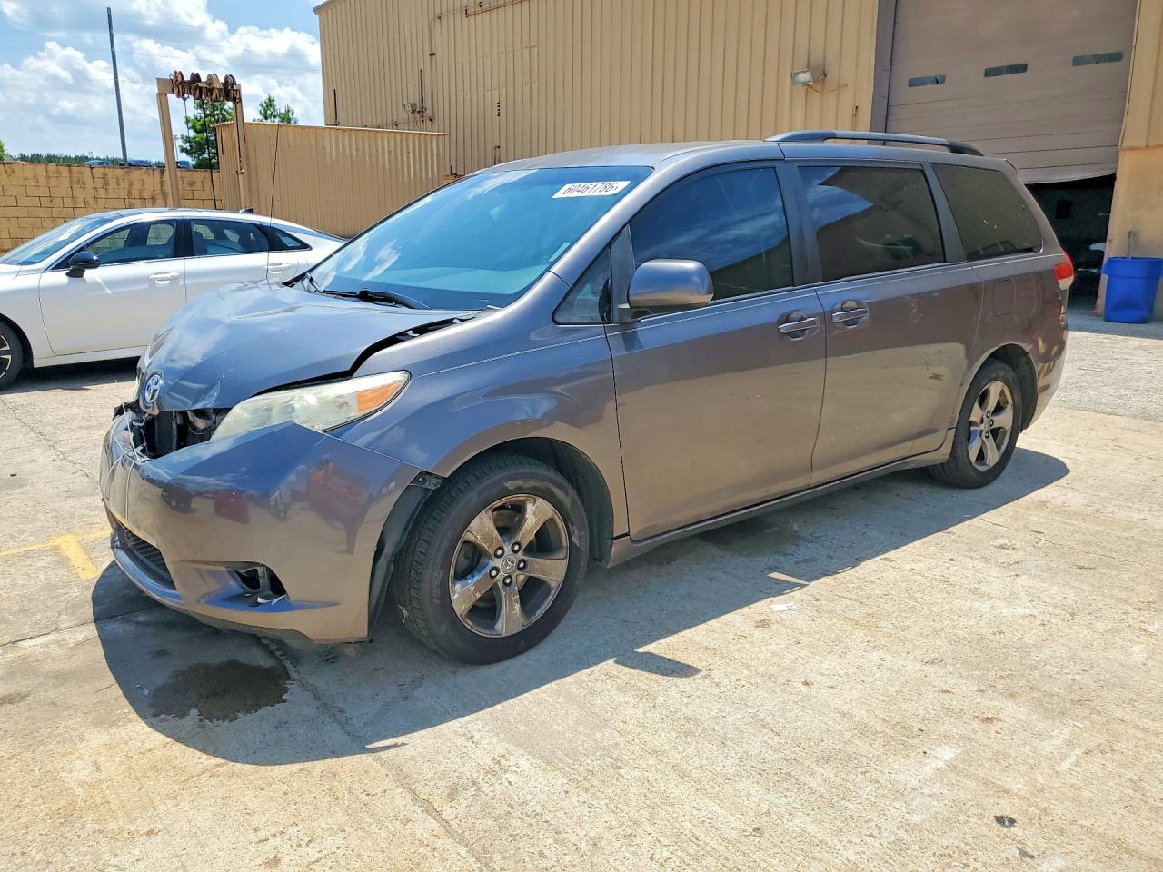 2011 Toyota Sienna Le Gray vin: 5TDKK3DC3BS139600