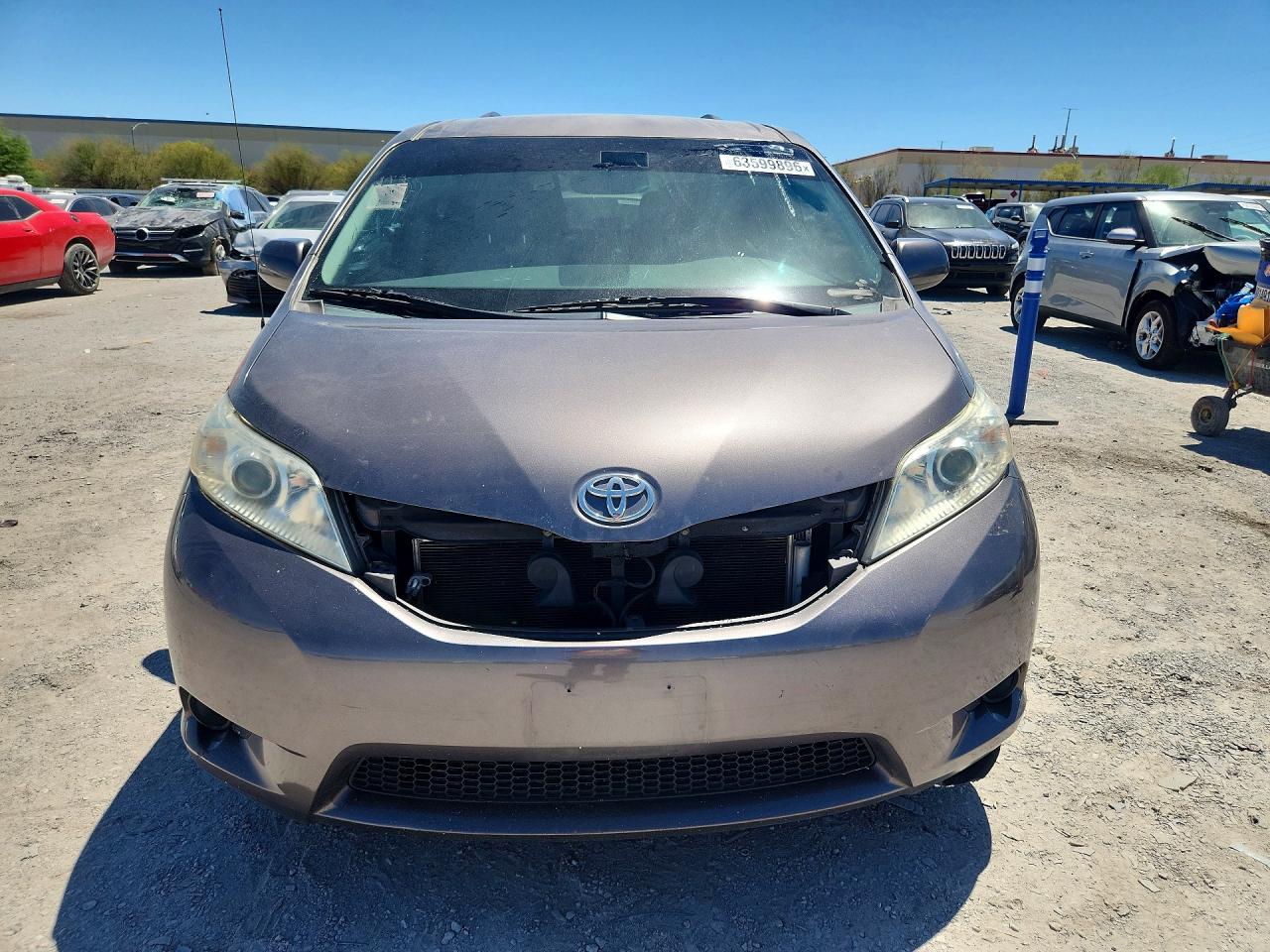2011 Toyota Sienna Le Gray vin: 5TDKK3DC3BS148748