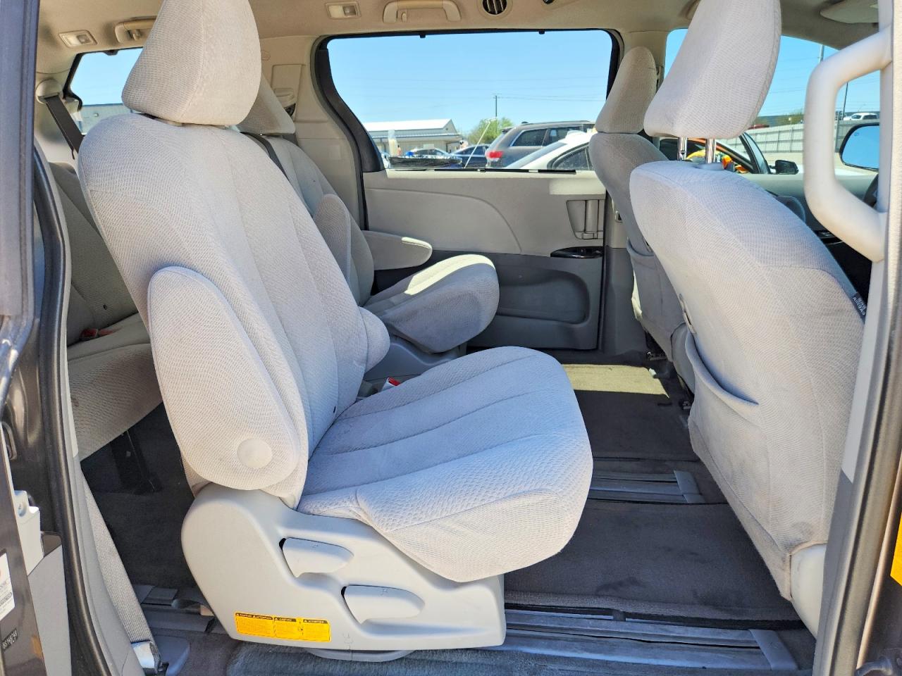 2011 Toyota Sienna Le Gray vin: 5TDKK3DC3BS148748