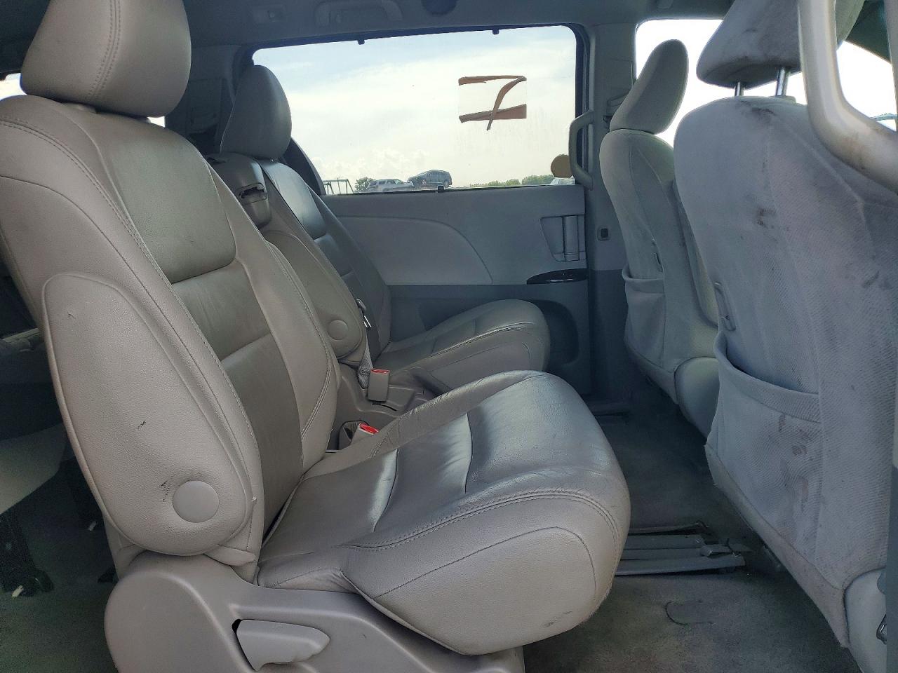 2012 Toyota Sienna Le Green vin: 5TDKK3DC3CS190757