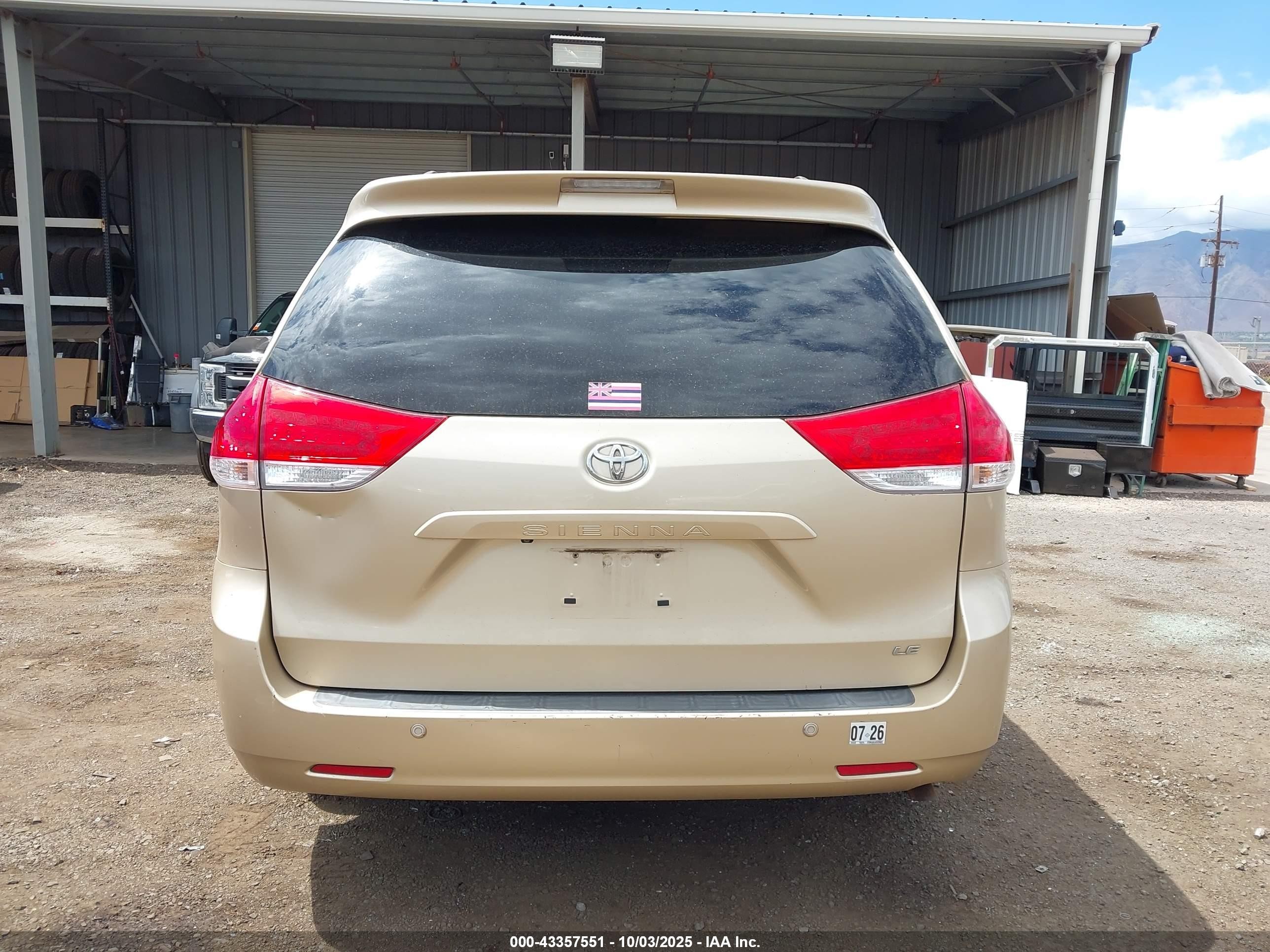2012 Toyota Sienna Le V6 7 Passenger Auto Access Seat/le V6 8 Passenger Gold vin: 5TDKK3DC3CS205659