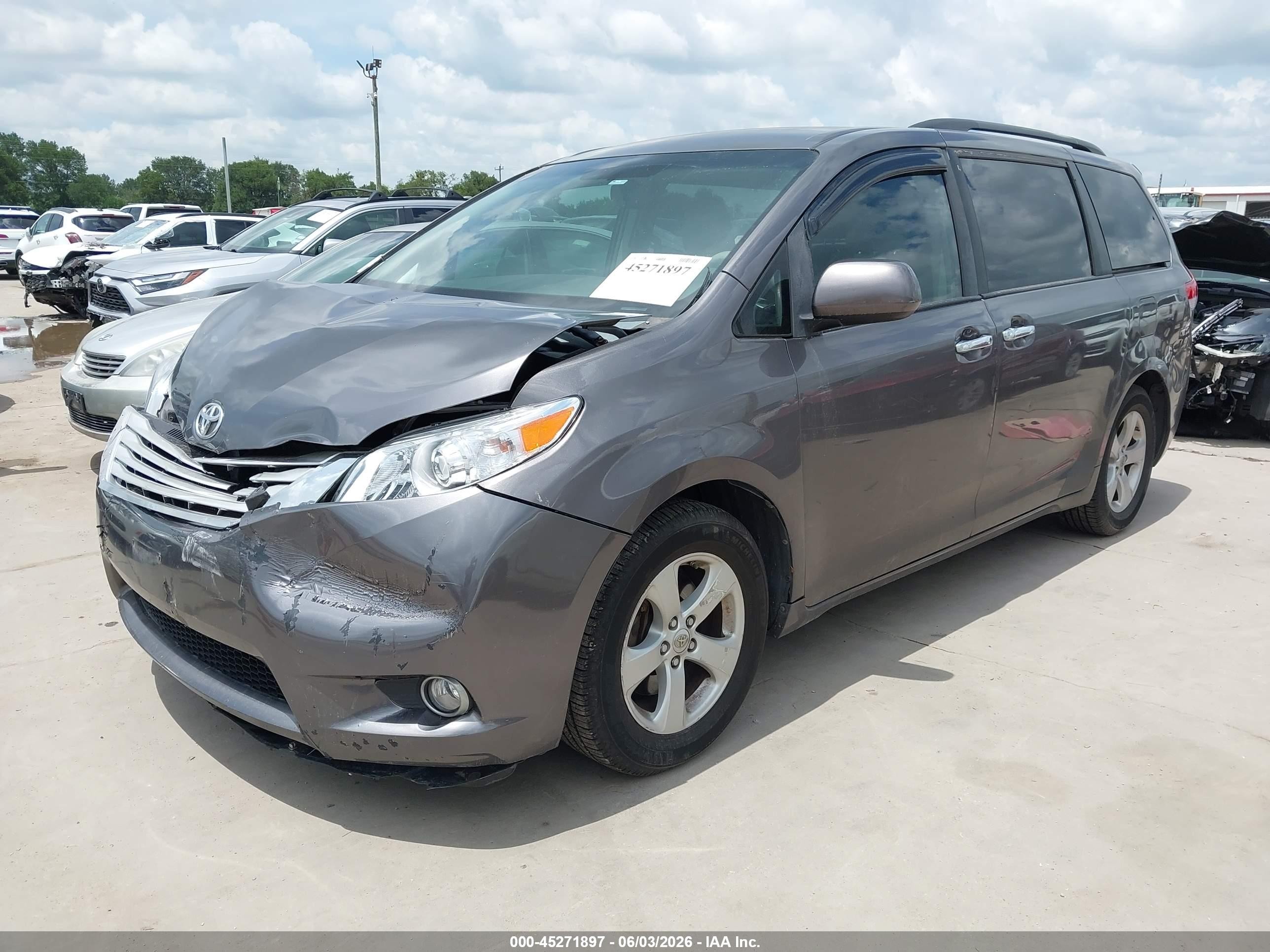 2012 Toyota Sienna Le V6 8 Passenger Gray vin: 5TDKK3DC3CS210540