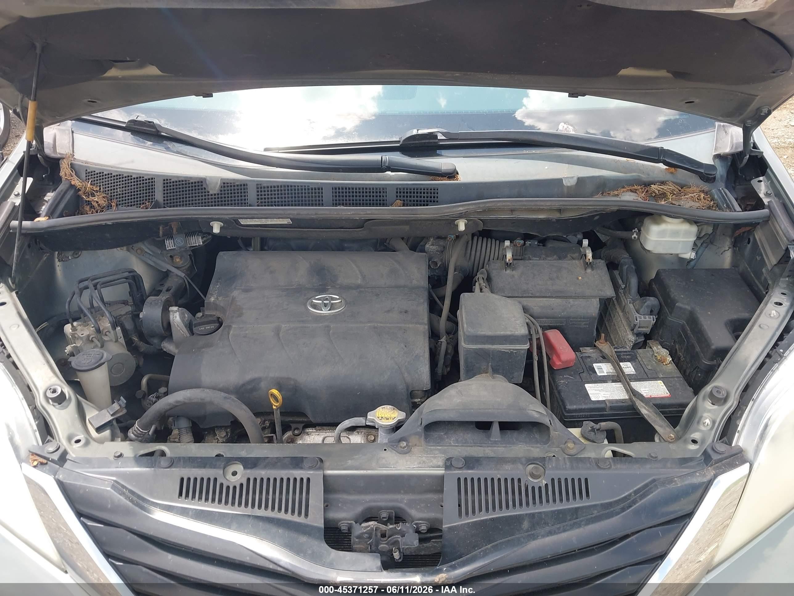 2012 Toyota Sienna Le V6 8 Passenger Зеленый vin: 5TDKK3DC3CS223790