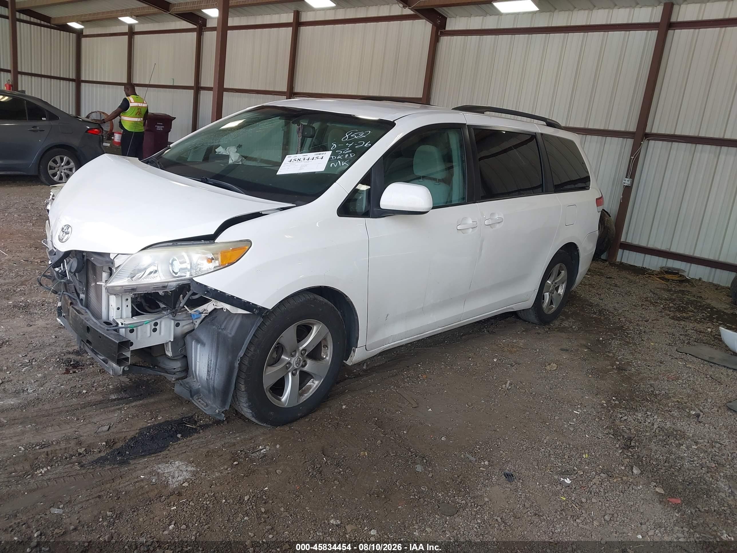 2013 Toyota Sienna Le V6 8 Passenger White vin: 5TDKK3DC3DS288592