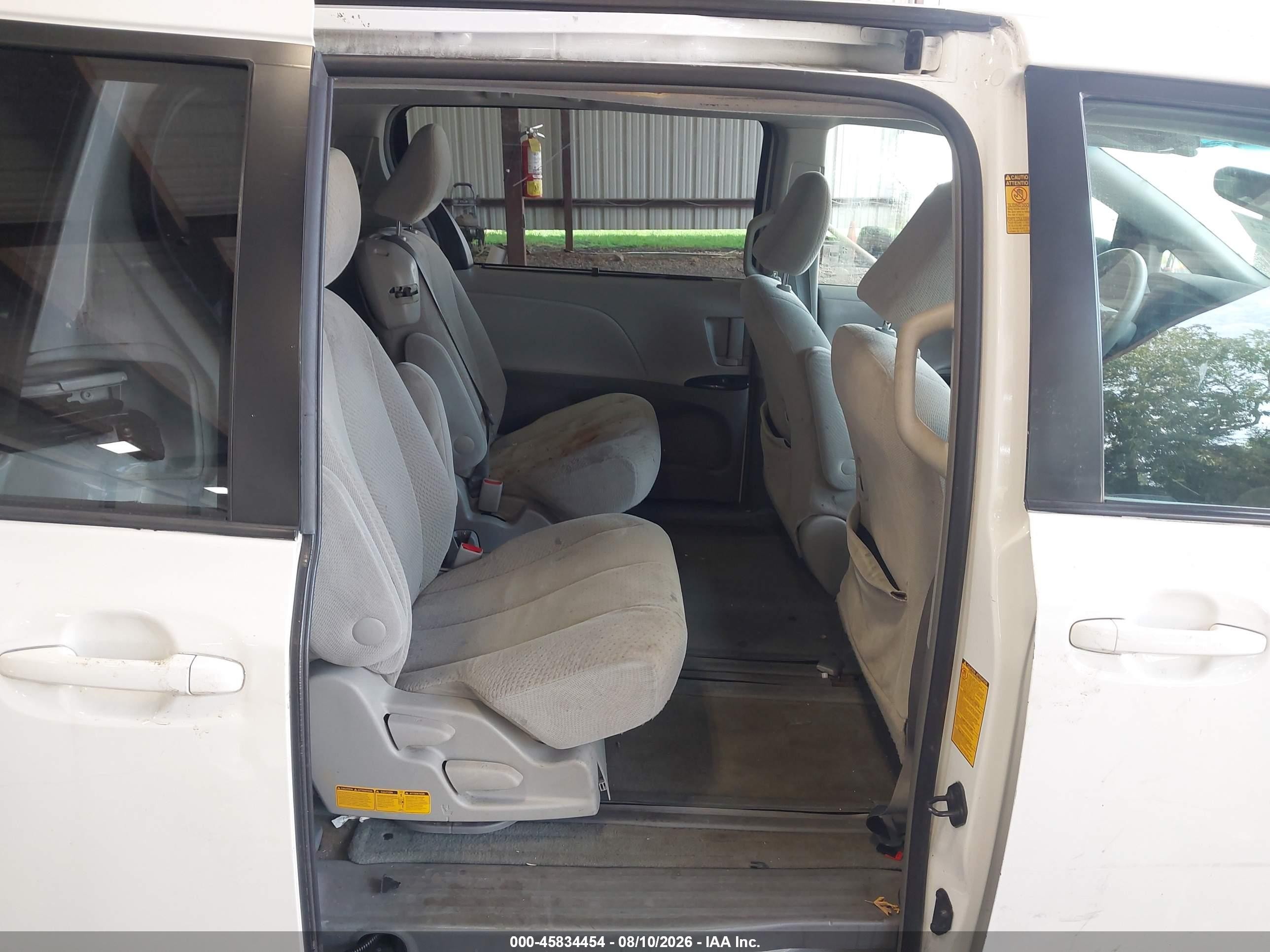 2013 Toyota Sienna Le V6 8 Passenger White vin: 5TDKK3DC3DS288592