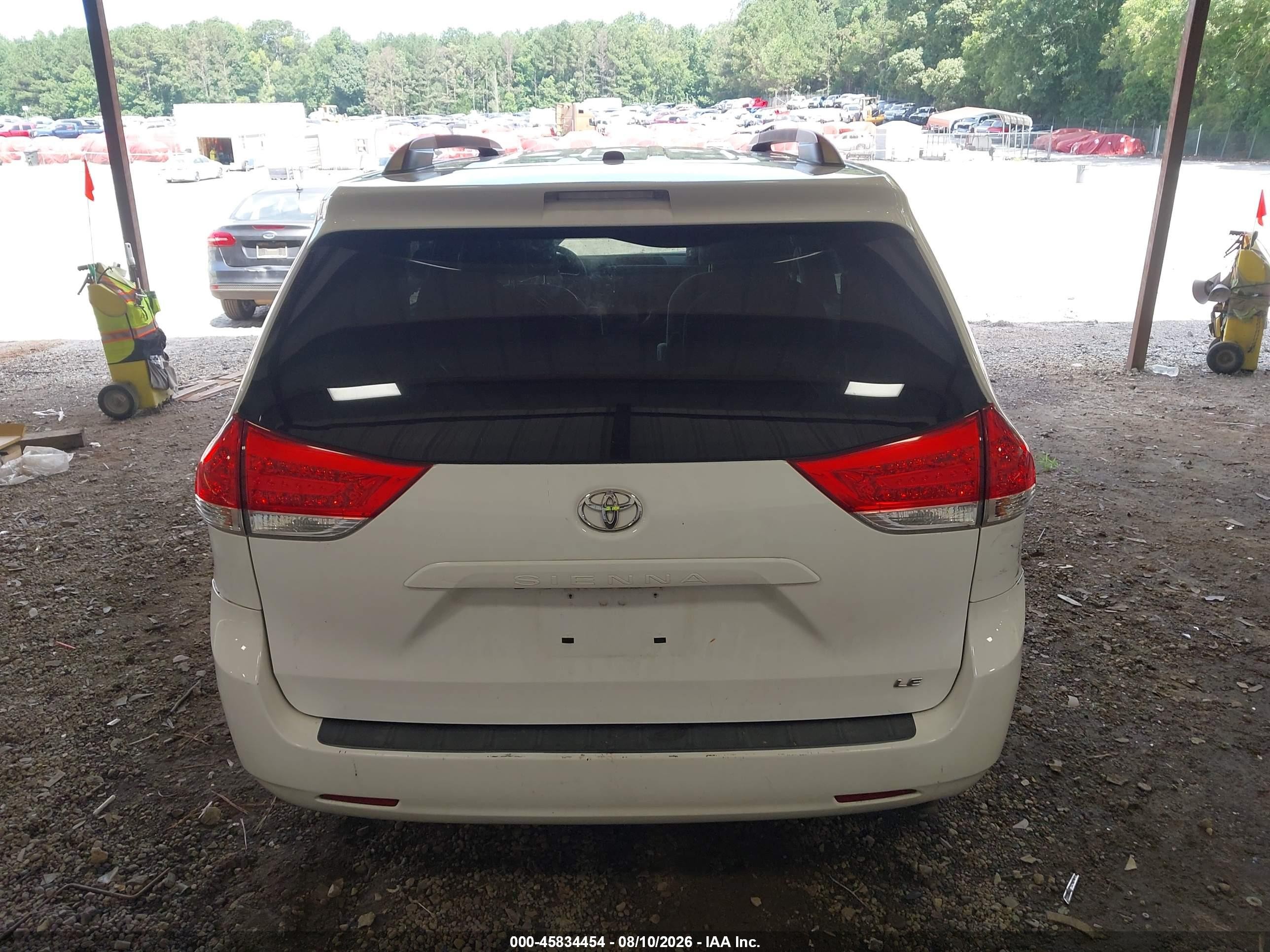 2013 Toyota Sienna Le V6 8 Passenger White vin: 5TDKK3DC3DS288592