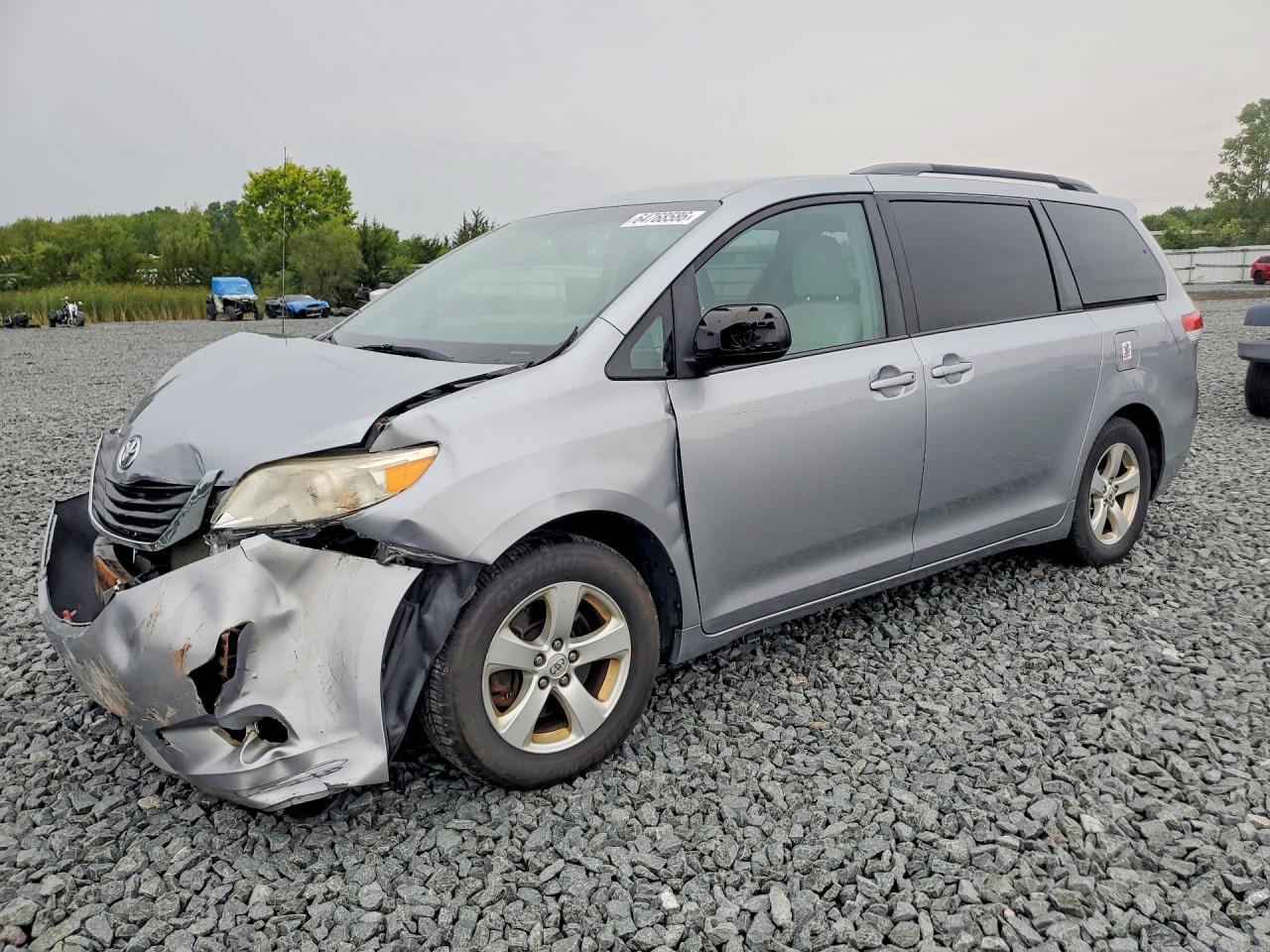2013 Toyota Sienna Le Silver vin: 5TDKK3DC3DS298507