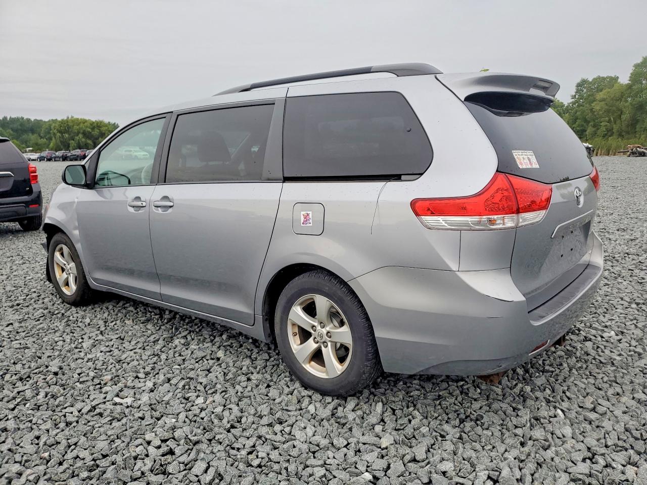 2013 Toyota Sienna Le Silver vin: 5TDKK3DC3DS298507