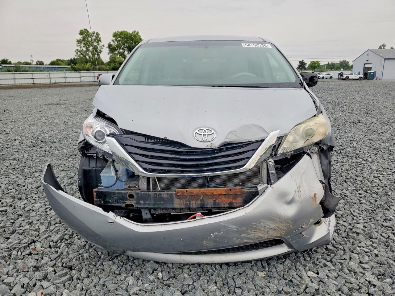 2013 Toyota Sienna Le Silver vin: 5TDKK3DC3DS298507
