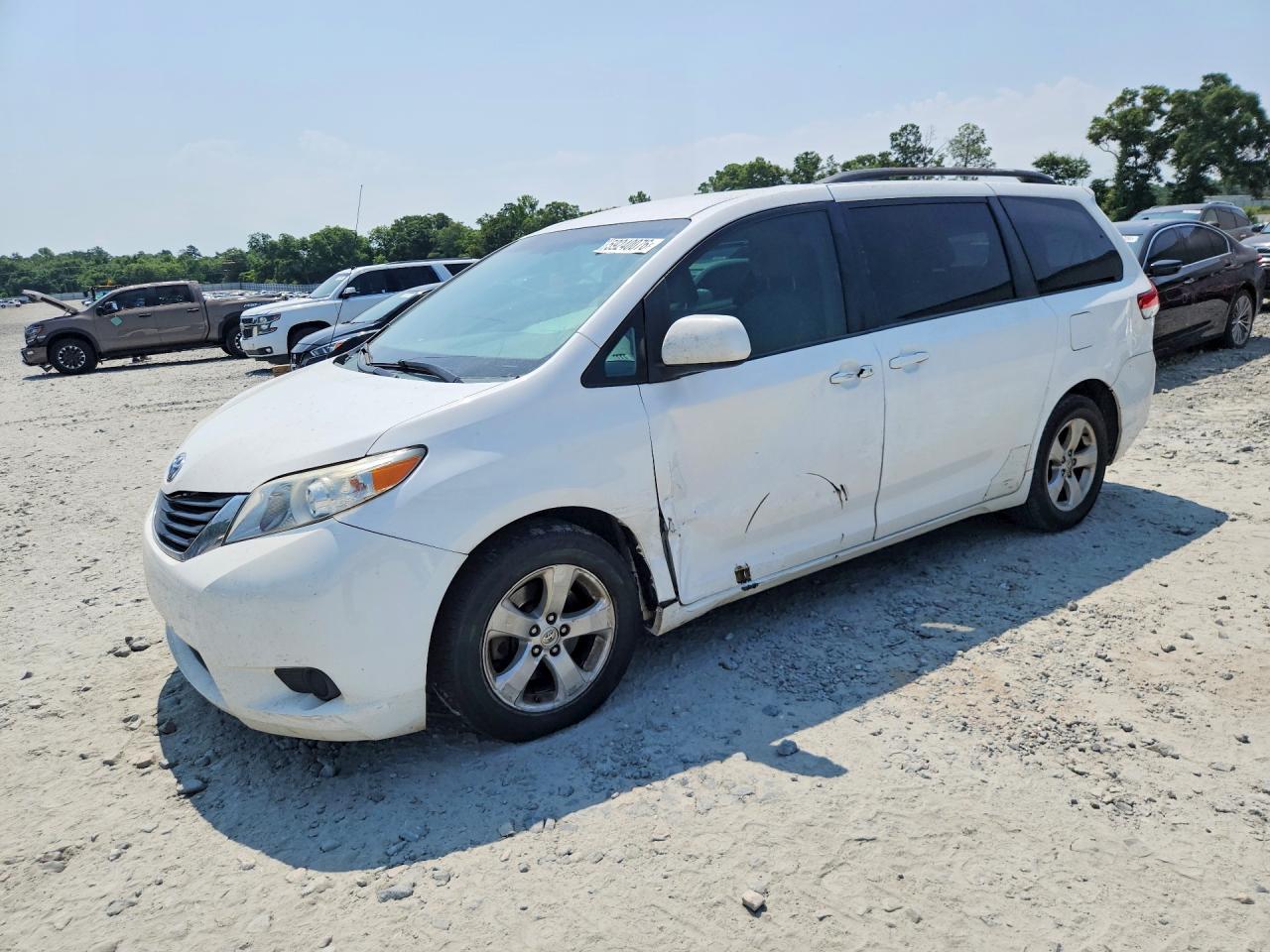 2013 Toyota Sienna Le White vin: 5TDKK3DC3DS307691