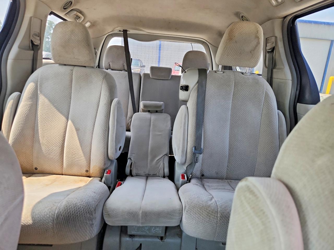 2013 Toyota Sienna Le White vin: 5TDKK3DC3DS307691
