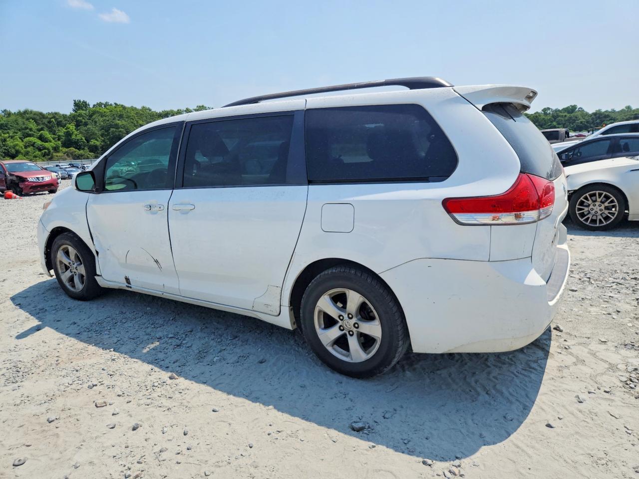 2013 Toyota Sienna Le White vin: 5TDKK3DC3DS307691