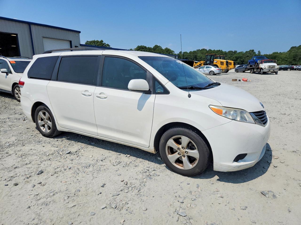 2013 Toyota Sienna Le White vin: 5TDKK3DC3DS307691