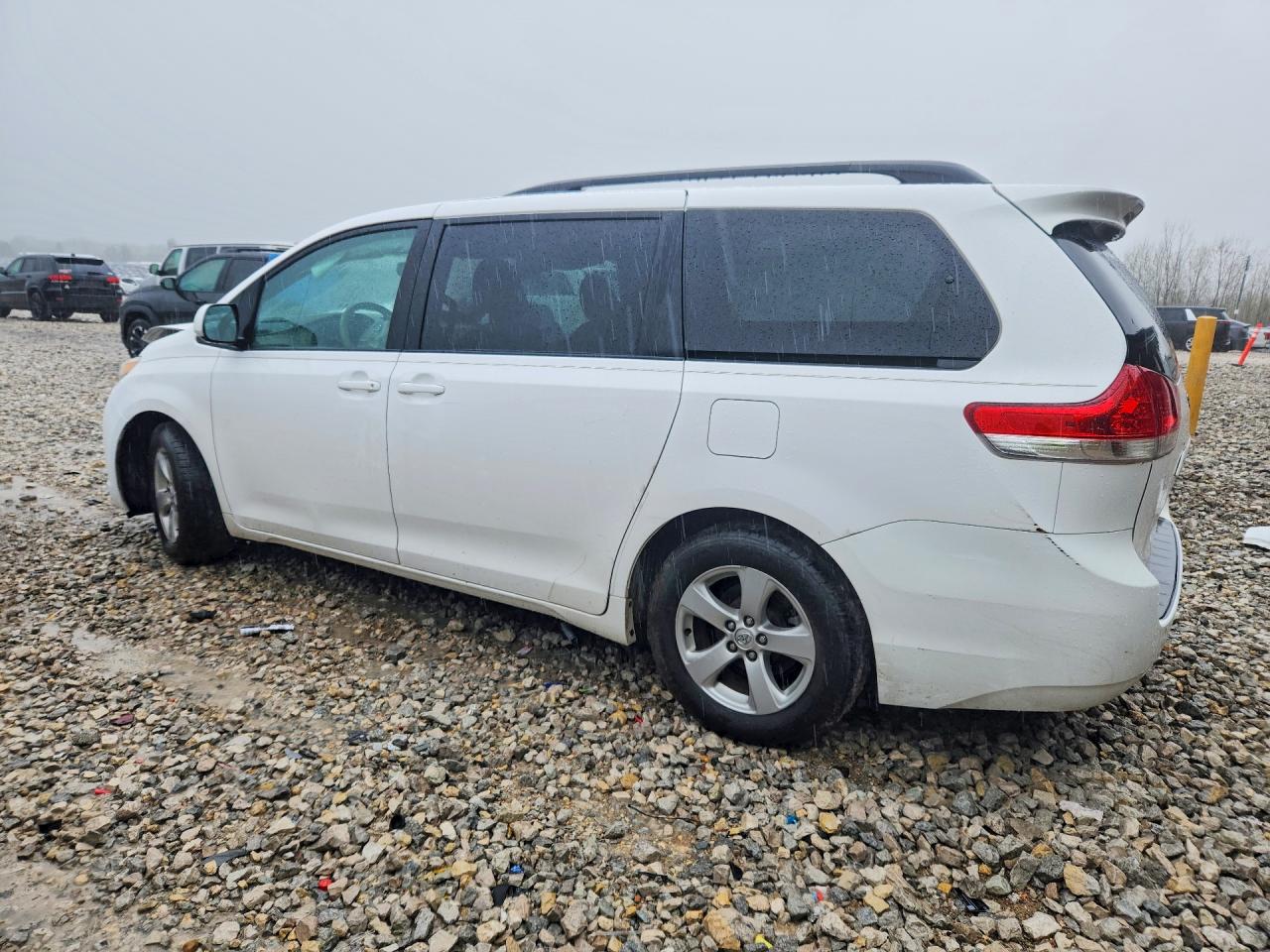 2013 Toyota Sienna Le White vin: 5TDKK3DC3DS308694