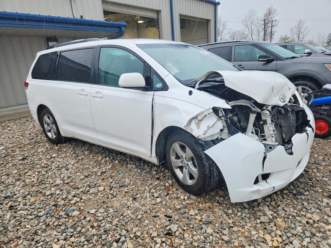 2013 Toyota Sienna Le White vin: 5TDKK3DC3DS308694