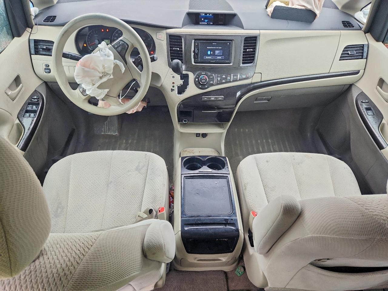 2013 Toyota Sienna Le White vin: 5TDKK3DC3DS308694