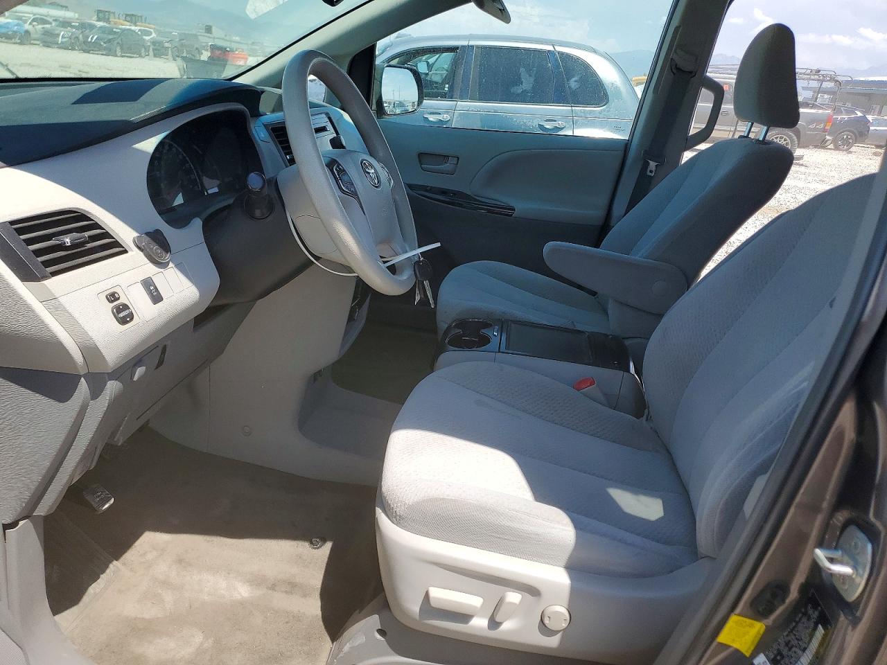 2013 Toyota Sienna Le Gray vin: 5TDKK3DC3DS331067