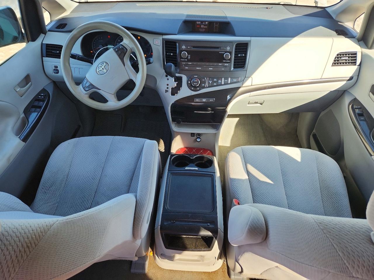 2013 Toyota Sienna Gray vin: 5TDKK3DC3DS337693