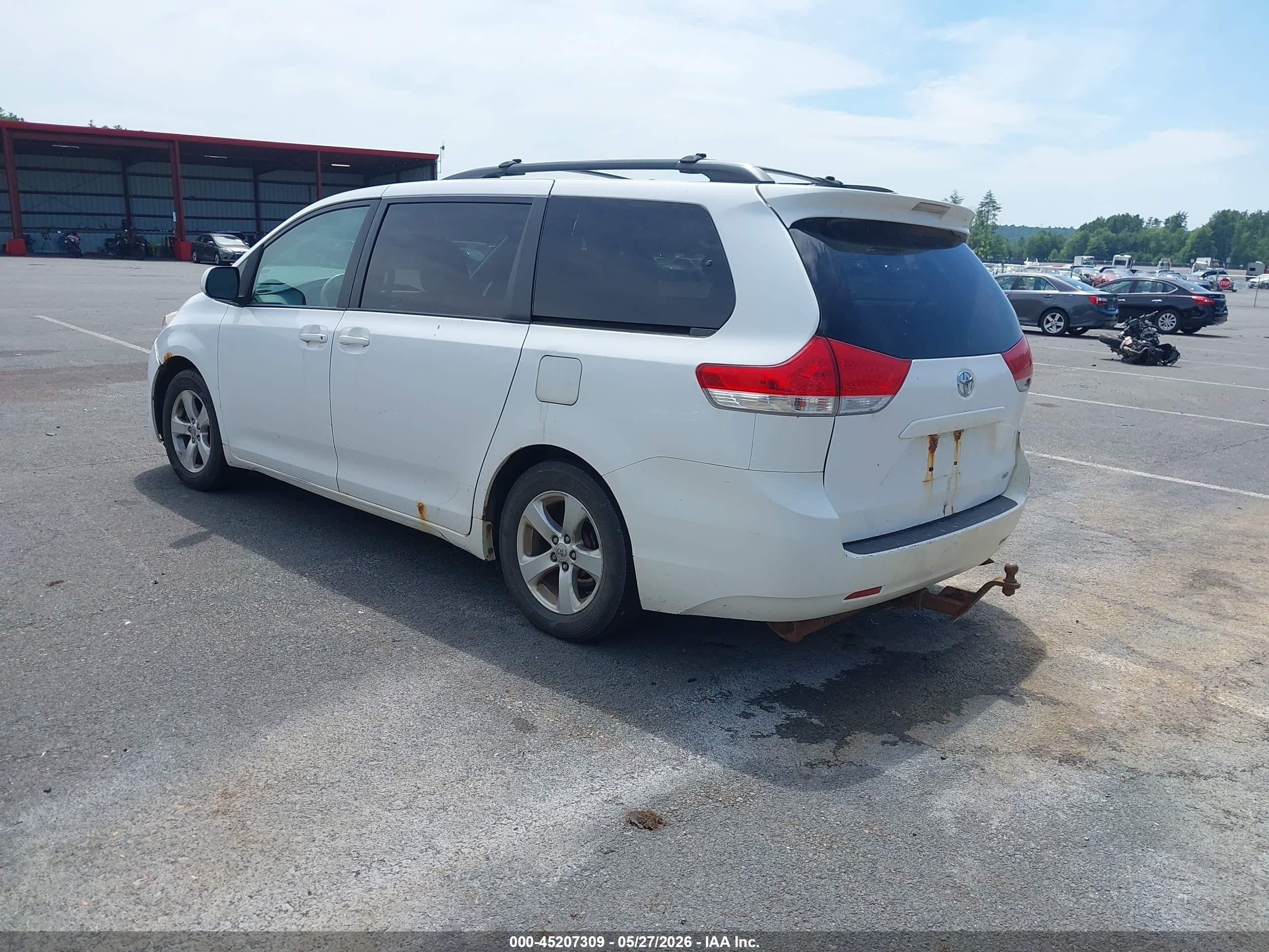 2013 Toyota Sienna Le V6 8 Passenger White vin: 5TDKK3DC3DS340111