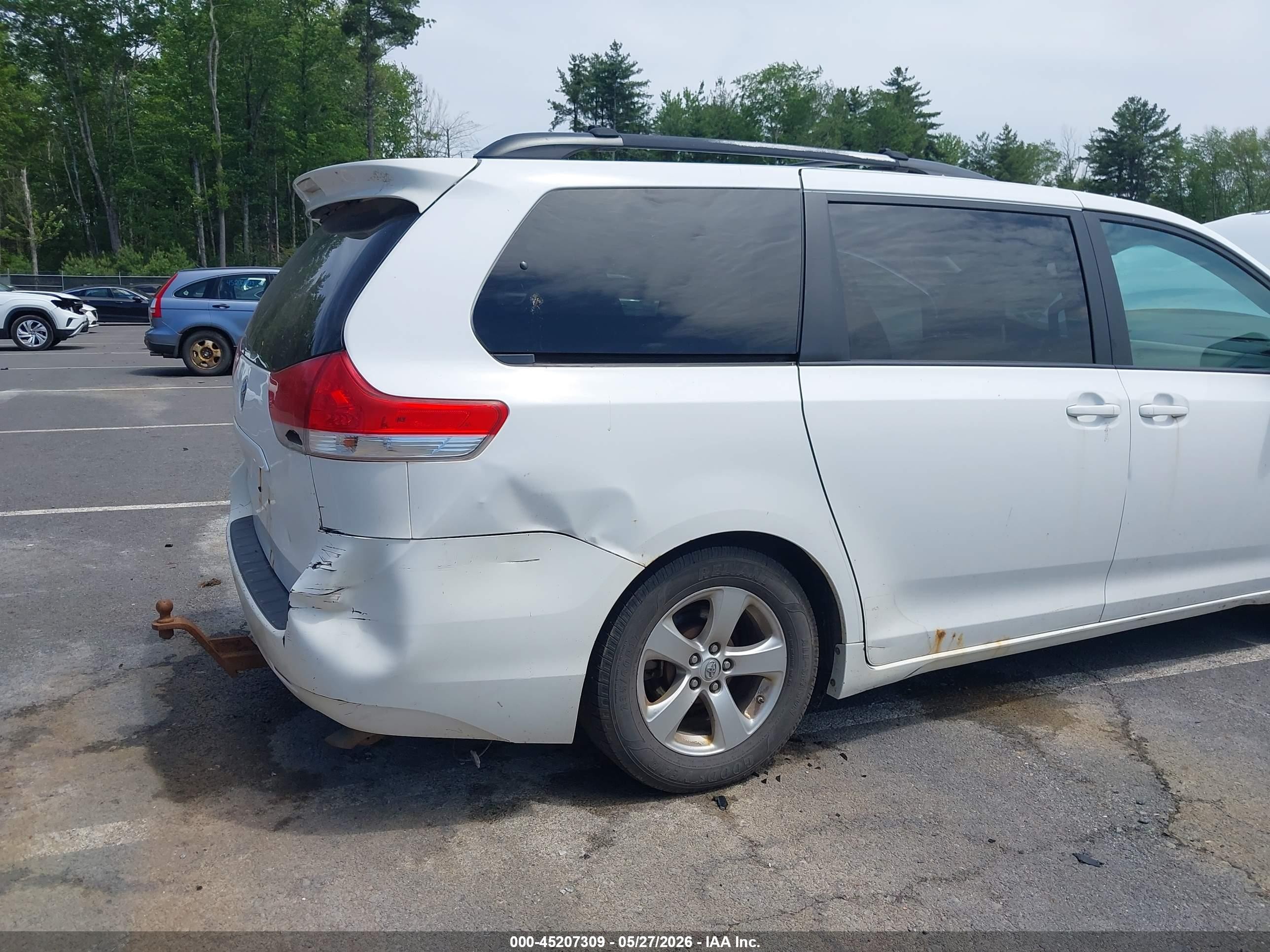 2013 Toyota Sienna Le V6 8 Passenger White vin: 5TDKK3DC3DS340111