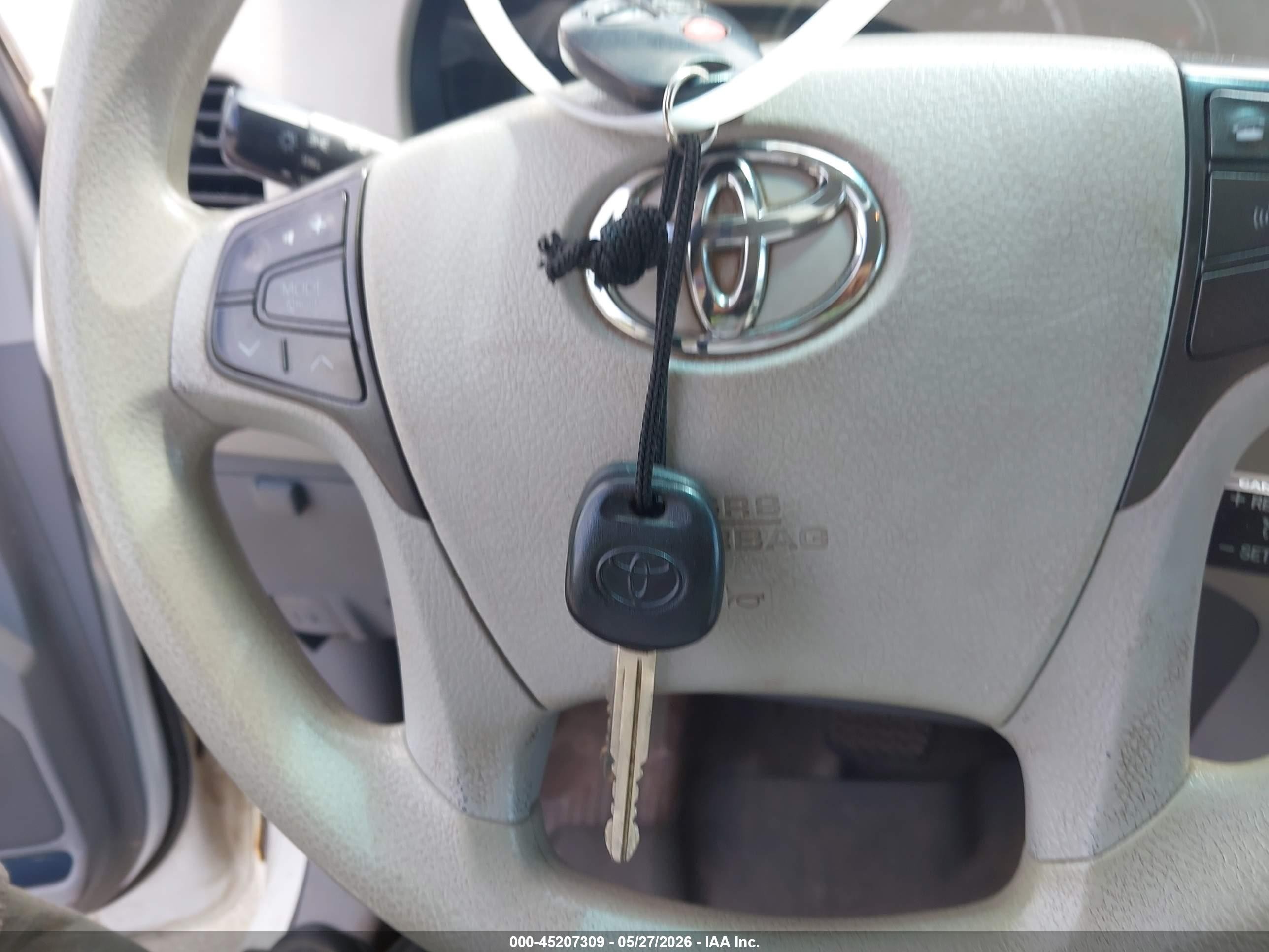 2013 Toyota Sienna Le V6 8 Passenger White vin: 5TDKK3DC3DS340111
