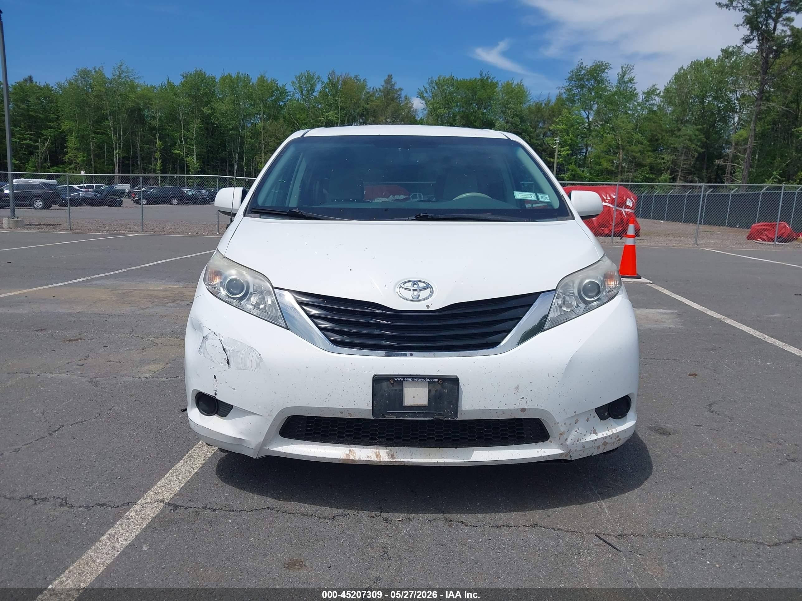 2013 Toyota Sienna Le V6 8 Passenger White vin: 5TDKK3DC3DS340111