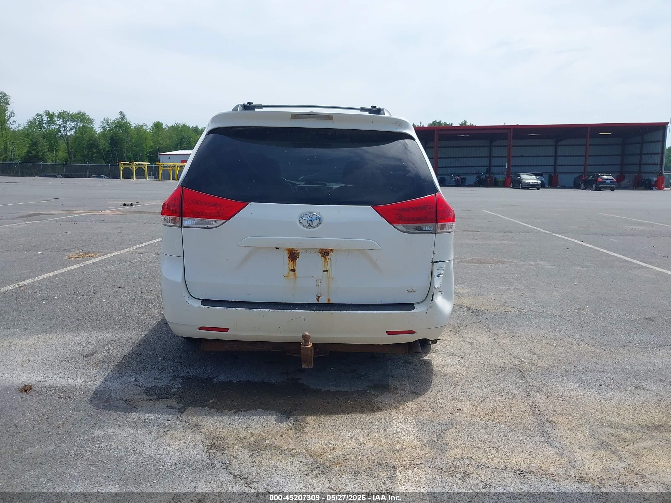 2013 Toyota Sienna Le V6 8 Passenger White vin: 5TDKK3DC3DS340111