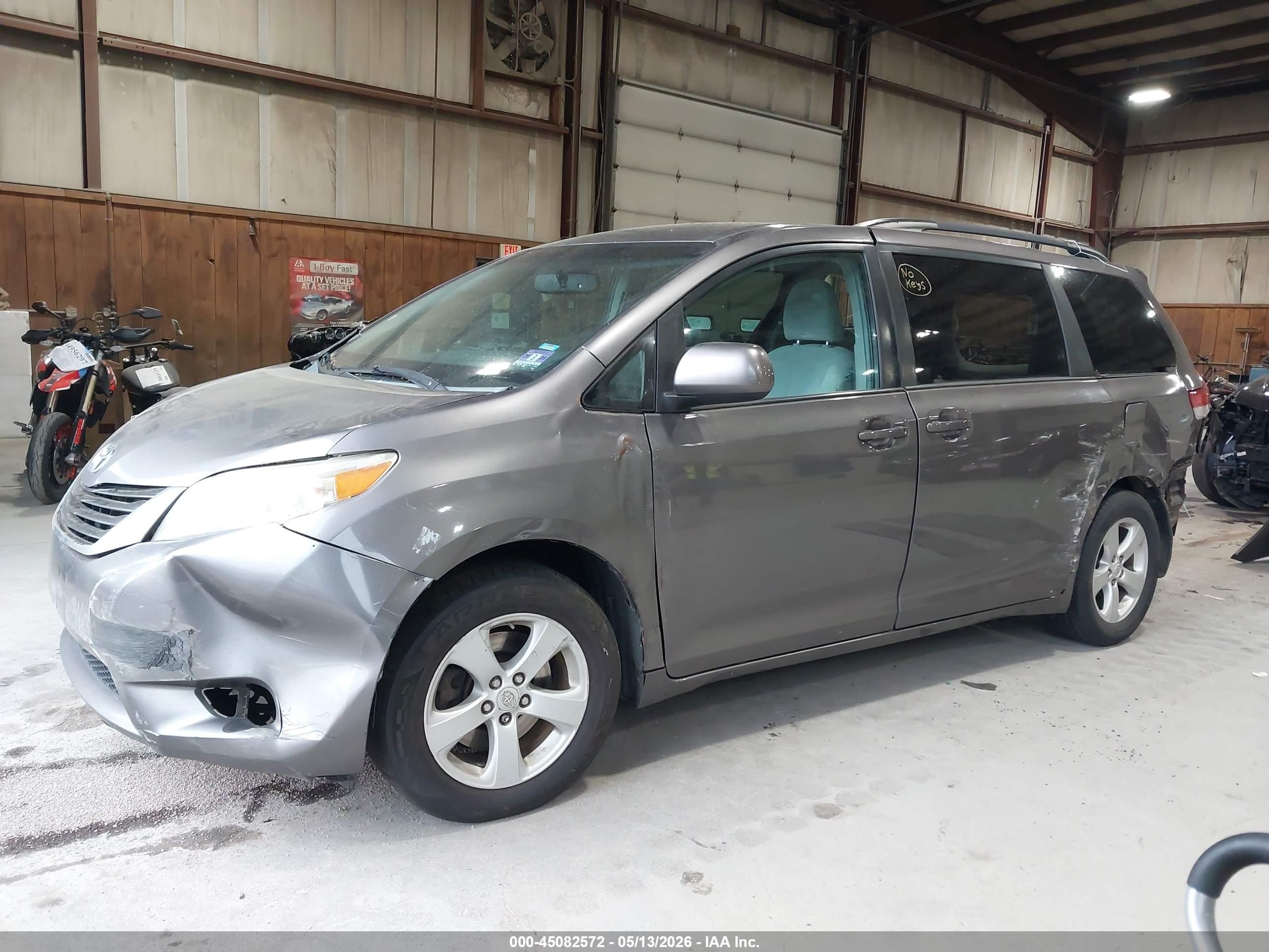 2013 Toyota Sienna Le V6 8 Passenger Gray vin: 5TDKK3DC3DS344546