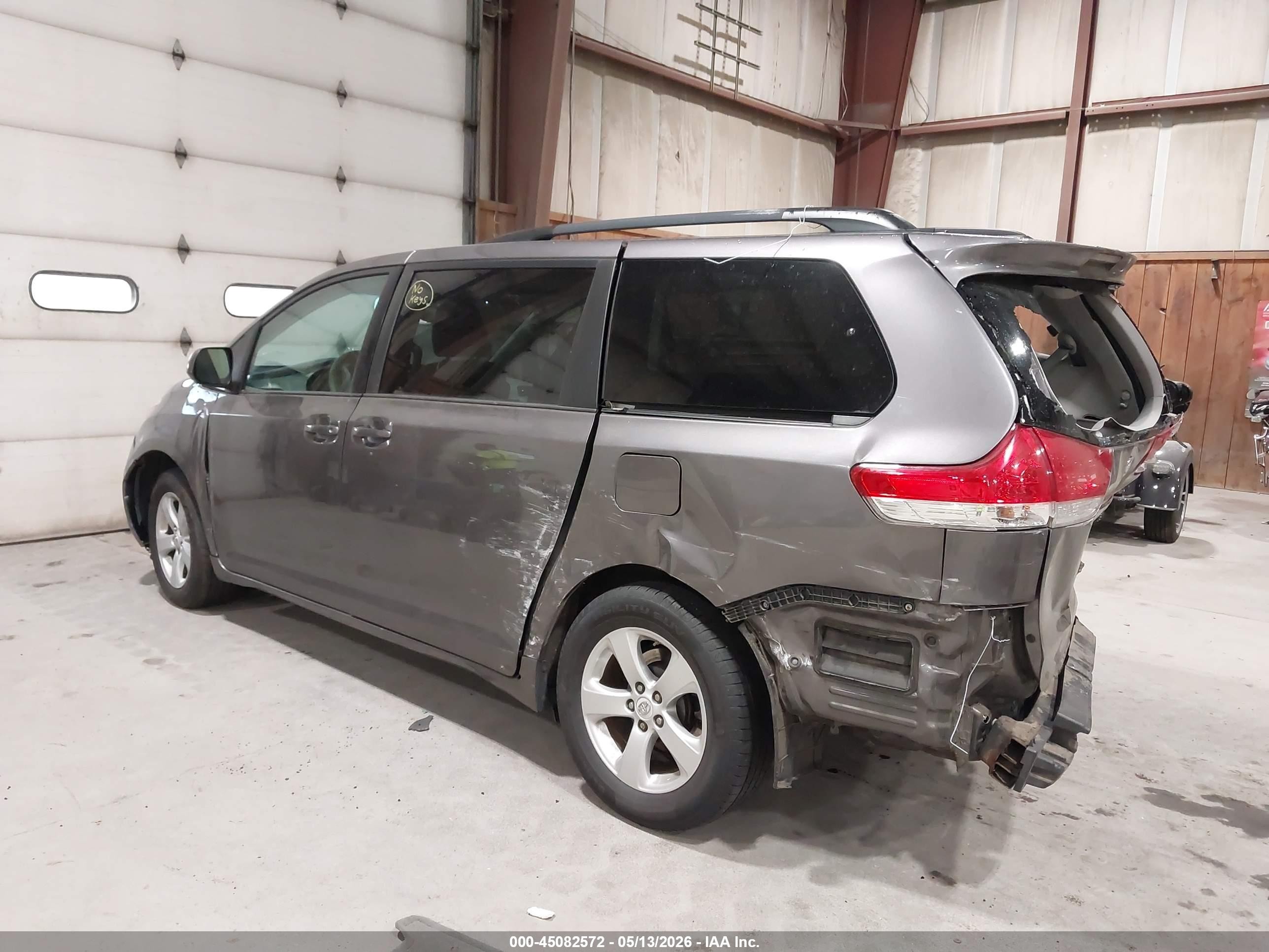 2013 Toyota Sienna Le V6 8 Passenger Gray vin: 5TDKK3DC3DS344546