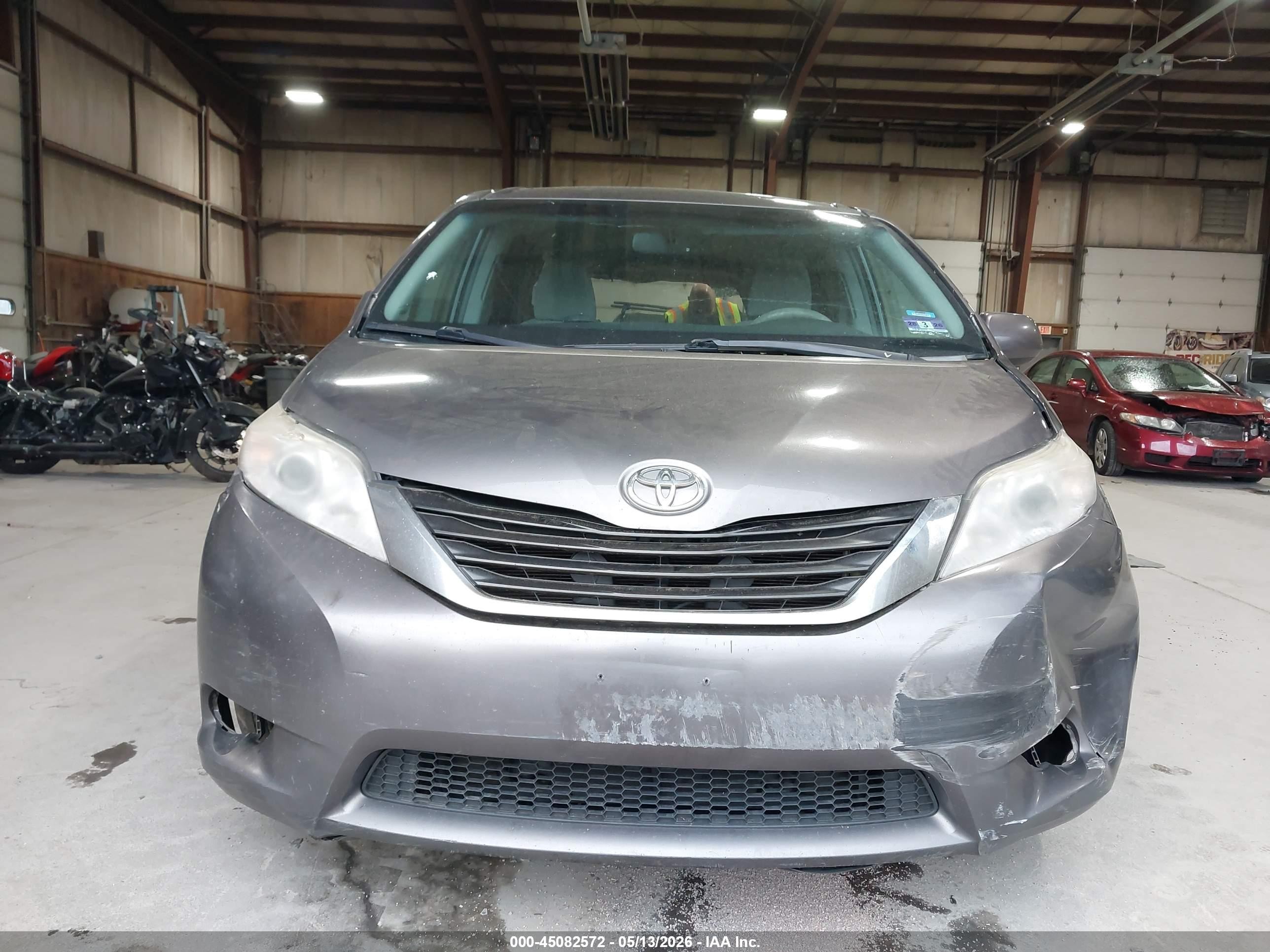 2013 Toyota Sienna Le V6 8 Passenger Gray vin: 5TDKK3DC3DS344546