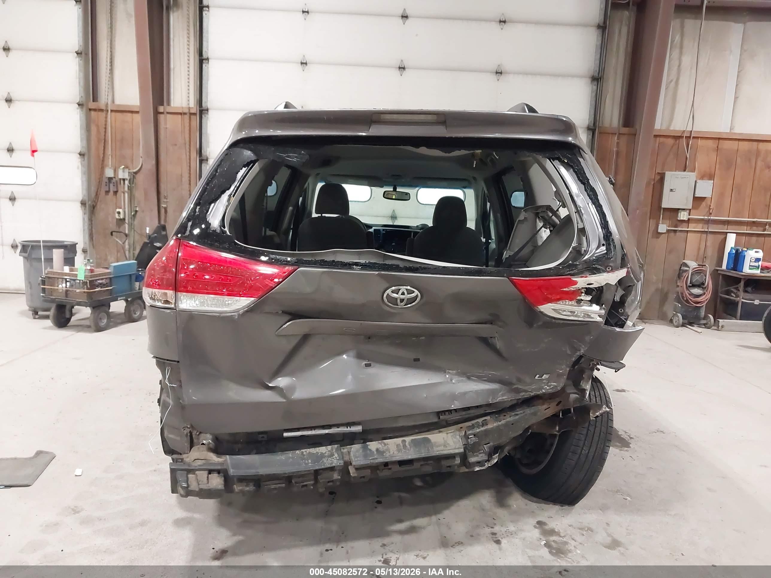 2013 Toyota Sienna Le V6 8 Passenger Gray vin: 5TDKK3DC3DS344546