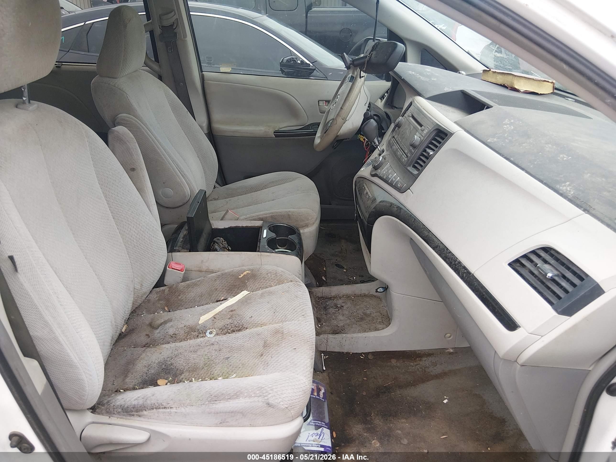 2013 Toyota Sienna Le V6 8 Passenger White vin: 5TDKK3DC3DS348550