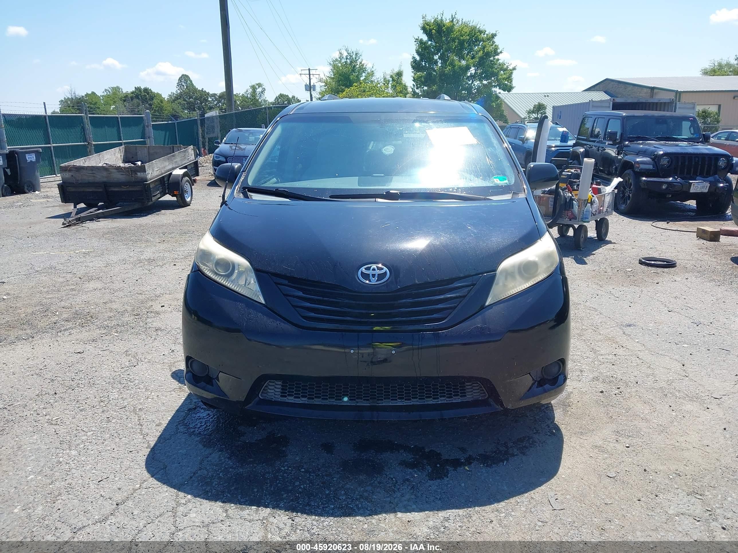 2013 Toyota Sienna Le V6 8 Passenger Black vin: 5TDKK3DC3DS362982
