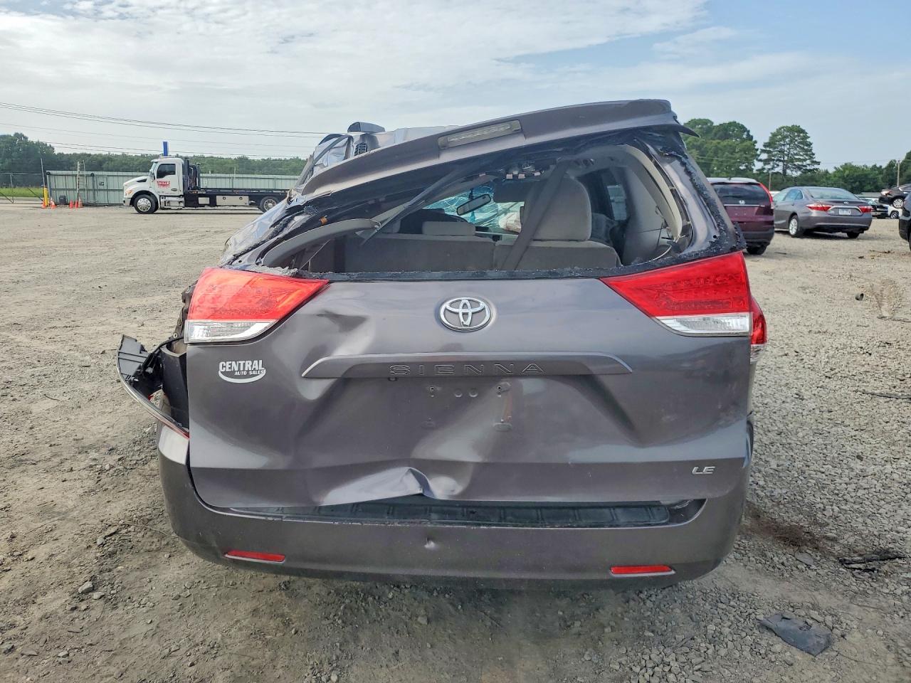 2013 Toyota Sienna Le Charcoal vin: 5TDKK3DC3DS366126