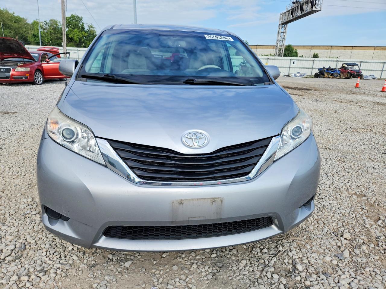 2013 Toyota Sienna Le Silver vin: 5TDKK3DC3DS375084
