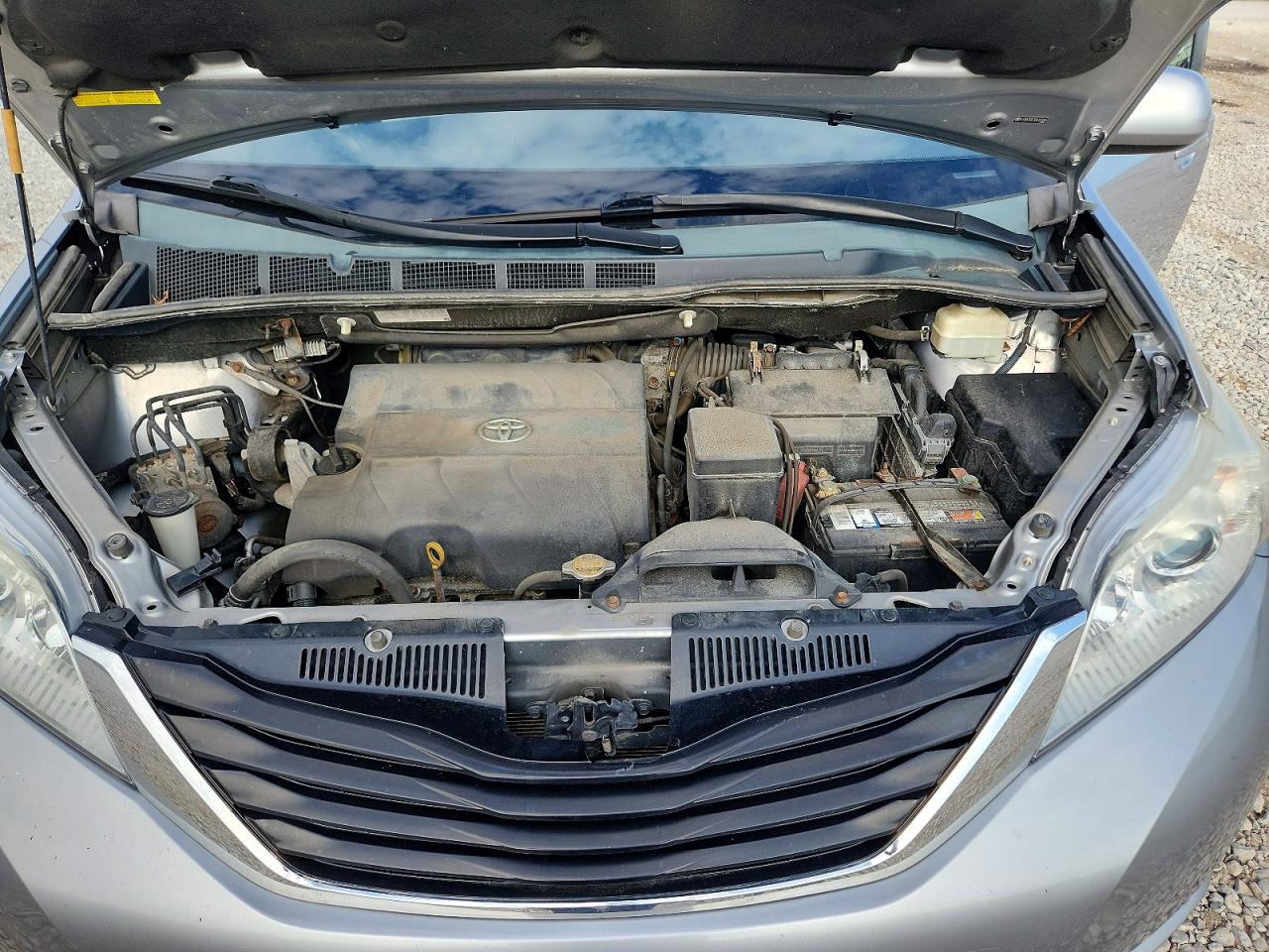 2013 Toyota Sienna Le Silver vin: 5TDKK3DC3DS375084