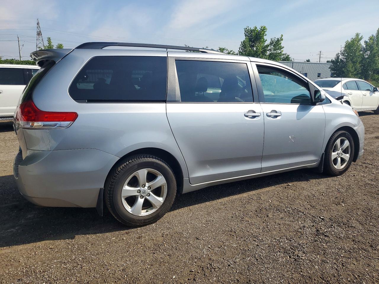 2013 Toyota Sienna Le Silver vin: 5TDKK3DC3DS376297