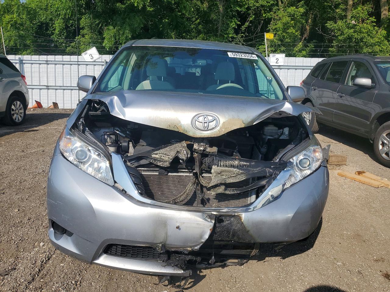 2013 Toyota Sienna Le Silver vin: 5TDKK3DC3DS376297