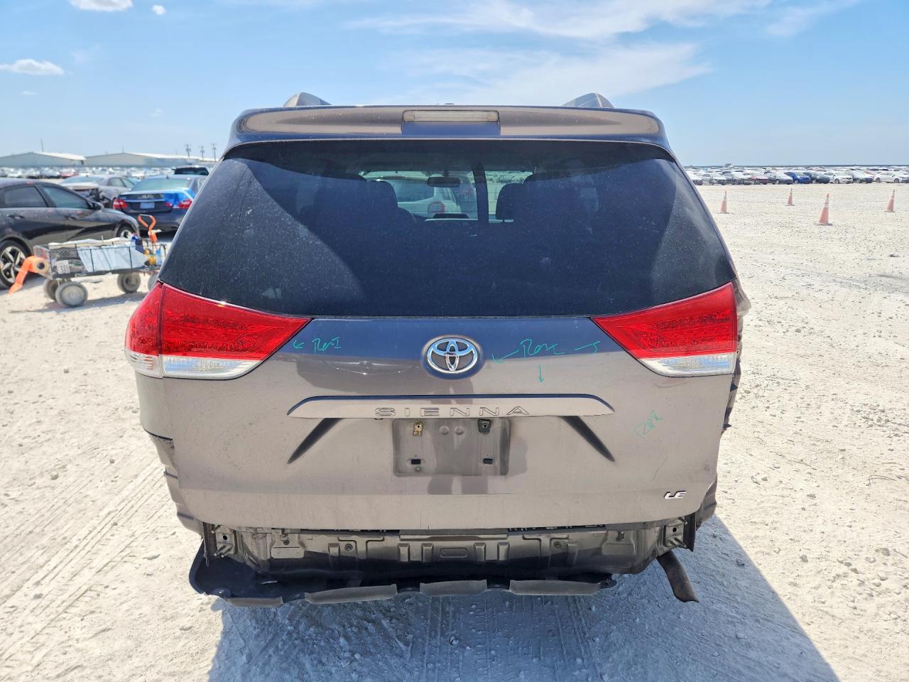 2013 Toyota Sienna Le Gray vin: 5TDKK3DC3DS377871