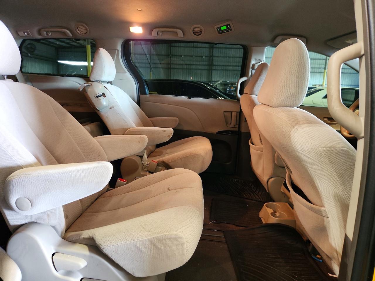 2013 Toyota Sienna Le Серый vin: 5TDKK3DC3DS400713